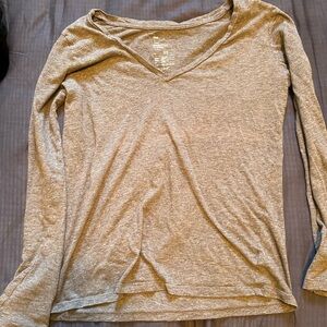 GAP Essentials V-Neck Long Sleeve Shirt - Gray